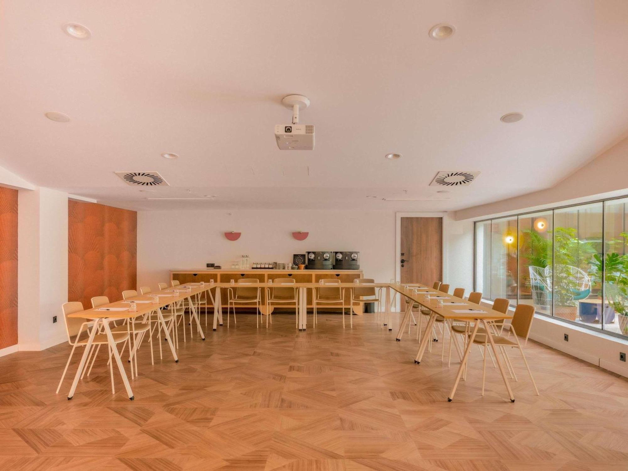 Hotel Ibis Styles Santa Justa 3*