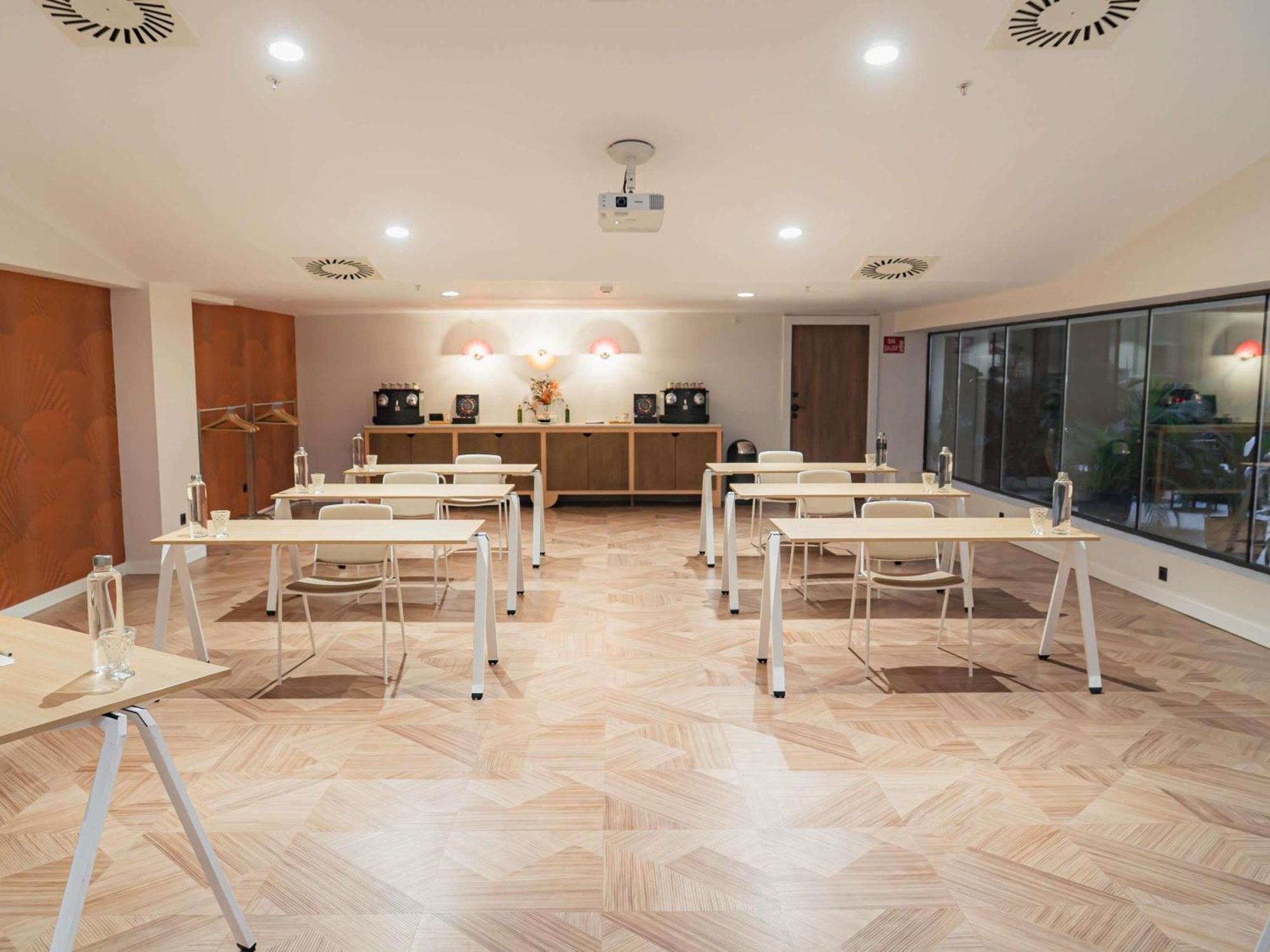 Ibis Styles Santa Justa Hotel Sevilla